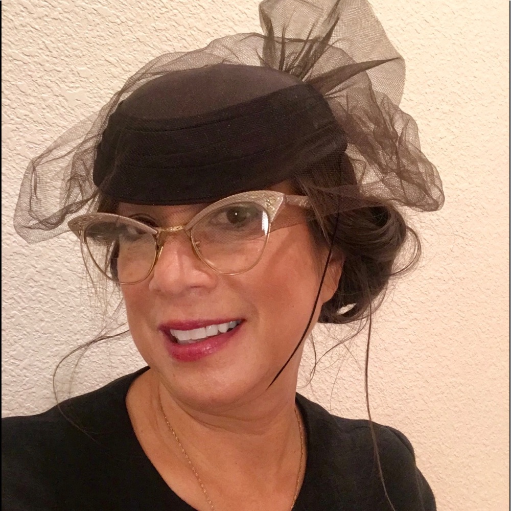 ❤️ Black vintage oval-shaped hat